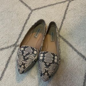 Steve Madden Jainna Loafer snake print flat